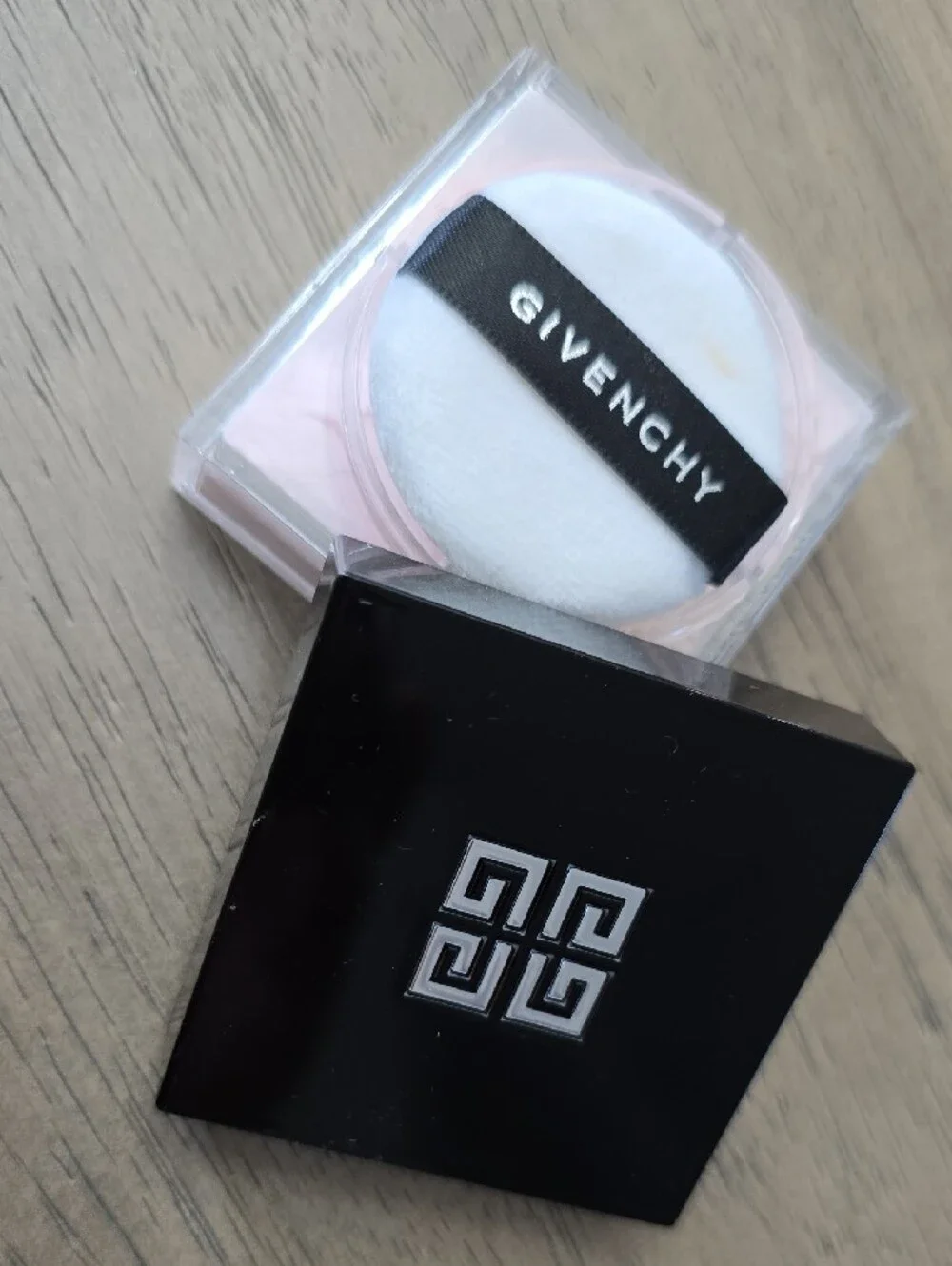 Givenchy Prisme Libre Finishing Powder - Pink & Cream